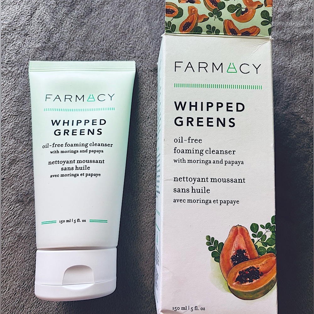Farmacy
Whipped Greens: oil-free foaming cleanser *New in box*